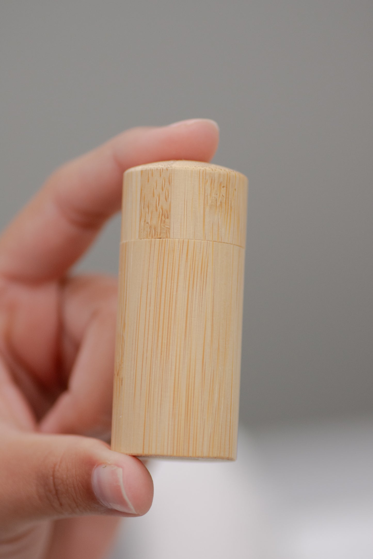 Charcoal Floss - Bamboo Holder (Case of 20)