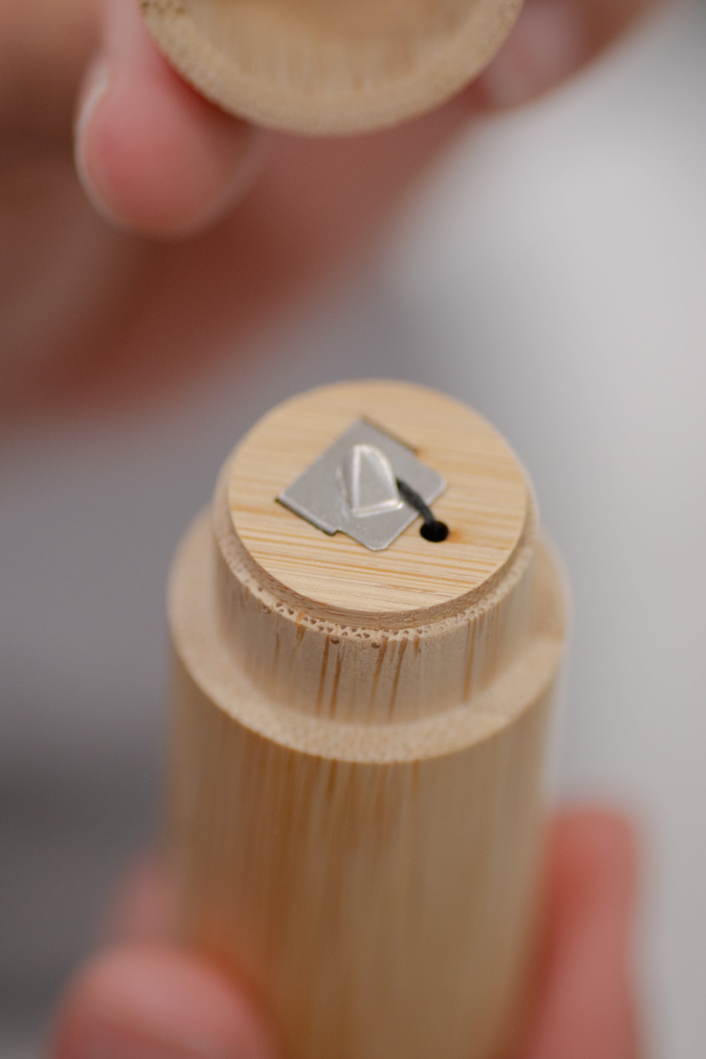 Charcoal Floss - Bamboo Holder (Case of 20)