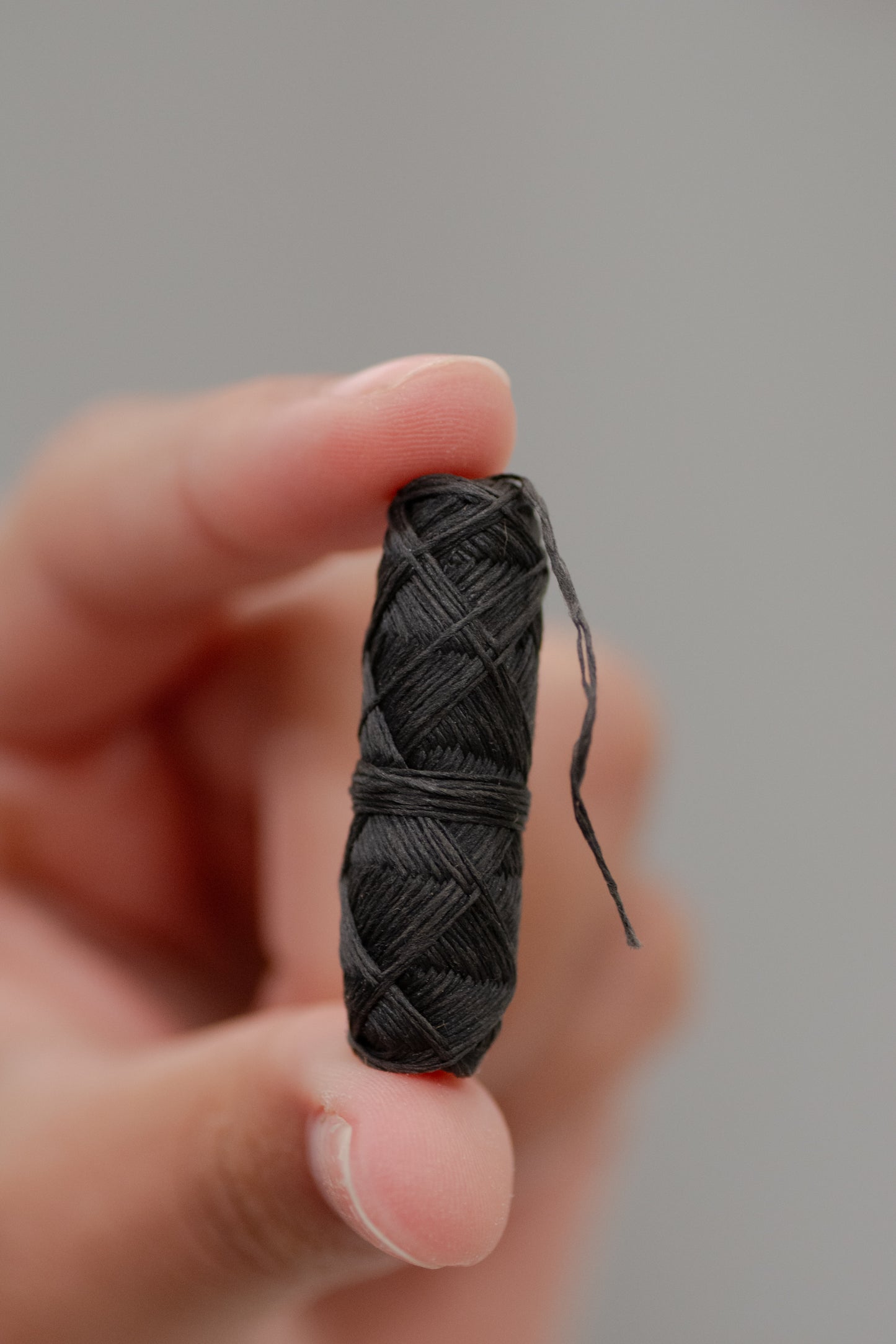 Charcoal Floss - Bamboo Holder (Case of 20)